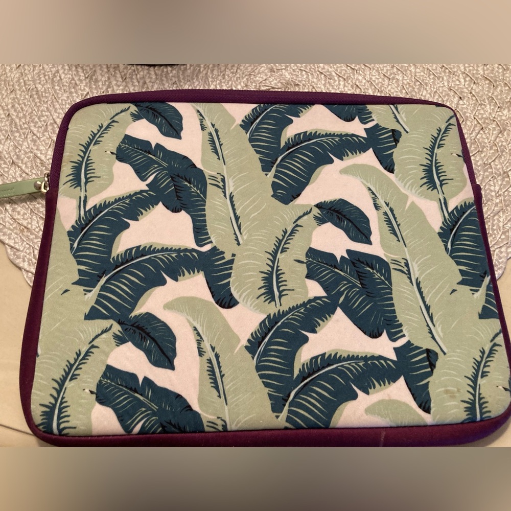 Juicy Couture IPad carrier! - Picture 3 of 4